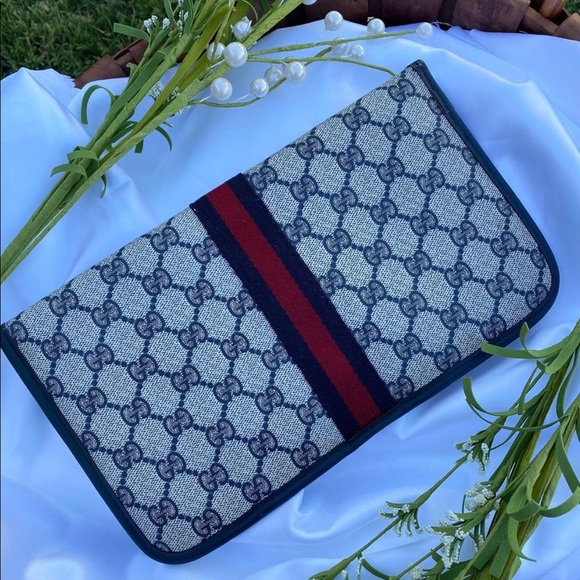 Vintage Gucci monogram envelope clutch - Picture 2 of 5